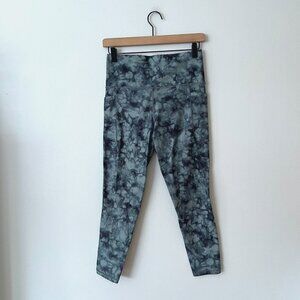 Athleta Salutation Stash Pocket II Printed 7/8 Tight Women's Size Medium